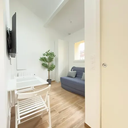 By Eiffel Tower And Roland Garros * Paris