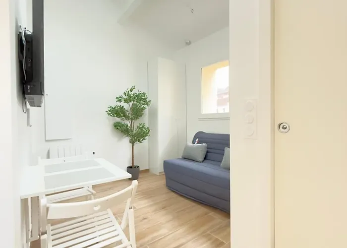 By Eiffel Tower And Roland Garros * Paris