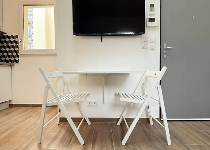 By Eiffel Tower And Roland Garros Appartement